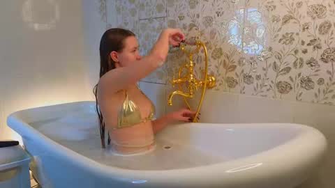 Marina online show from December 3, 12:29 pm