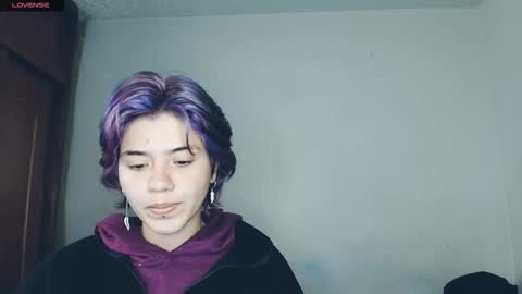 Snapshot of zafira_raven chatting on October 6, 7:40 pm zafira_raven online show from October 6, 7:40 pm