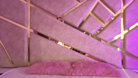 Claire  online show from November 13, 6:29 pm