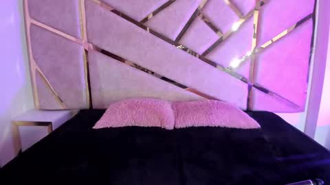 Claire  online show from October 17, 6:55 pm