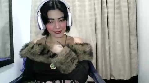 Zafiro online show from April 16, 12:55 am