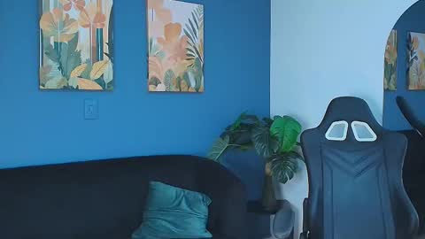 zamira_taylor online show from December 1, 5:55 am