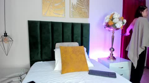 zamira_taylor online show from March 31, 9:37 pm