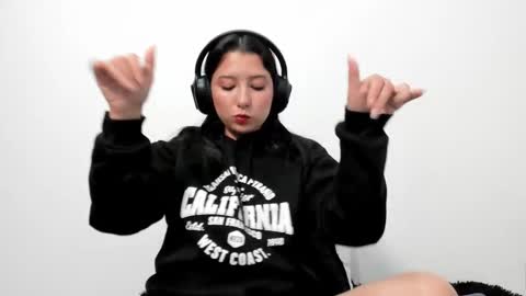 zammii69 online show from October 19, 2:30 pm