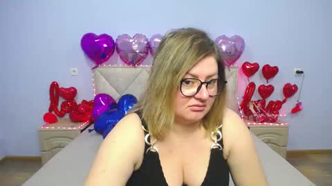 zannadreil online show from March 4, 7:11 pm