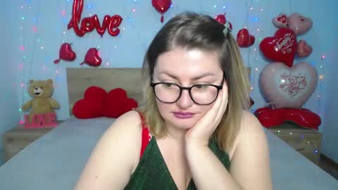 zannadreil online show from February 28, 9:44 pm