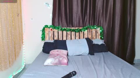 nicky online show from December 16, 5:17 am