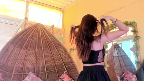 Zara Lim  online show from December 22, 6:15 pm