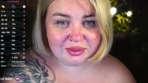 Lola online show from November 6, 9:21 pm