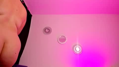 Snapshot of zaritha_li chatting on October 12, 11:34 am Zaritha Li online show from October 12, 11:34 am