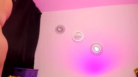 Snapshot of zaritha_li chatting on September 16, 10:34 am Zaritha Li online show from September 16, 10:34 am