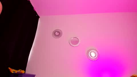 Snapshot of zaritha_li chatting on October 4, 11:16 am Zaritha Li online show from October 4, 11:16 am