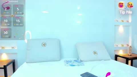 Snapshot of zenda_evans chatting on February 17, 3:58 am Zenda Evans online show from February 17, 3:58 am