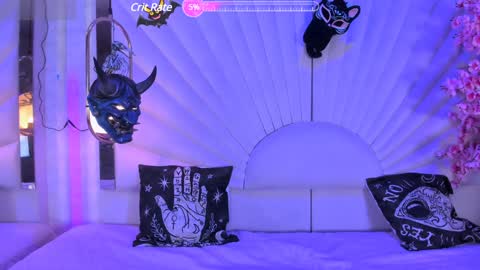    online show from December 7, 9:06 am