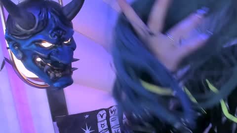    online show from December 7, 7:10 pm