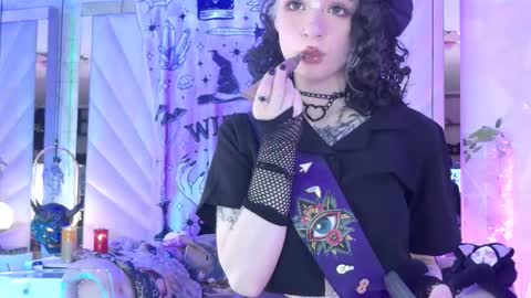    online show from November 20, 2:51 pm