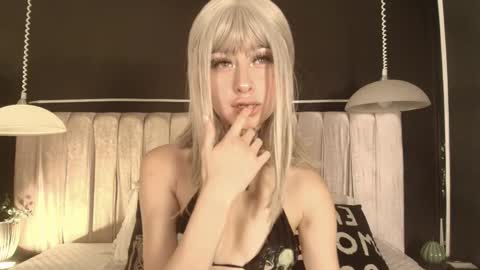 zhally_dee online show from December 3, 7:49 pm