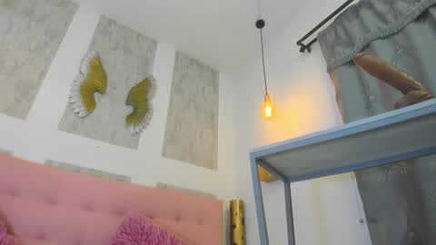 ZHAMIRA  ANDRES online show from December 1, 8:33 pm