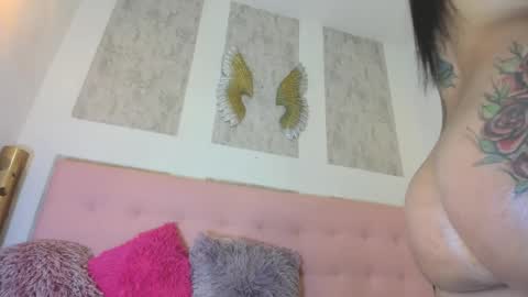 ZHAMIRA  ANDRES online show from September 10, 10:32 pm