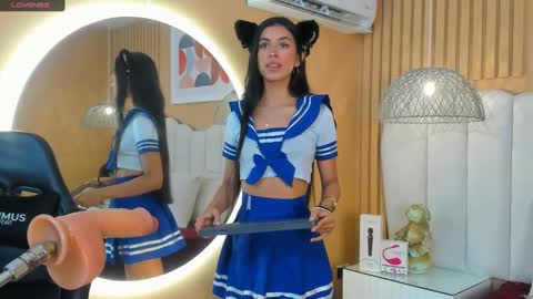 Snapshot of zia_cooper chatting on January 5, 6:35 pm ZIA online show from January 5, 6:35 pm
