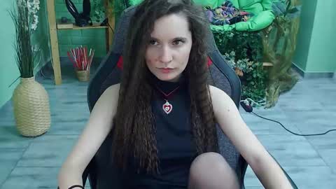 Snapshot of zianichols chatting on March 6, 8:48 pm zianichols online show from March 6, 8:48 pm