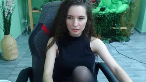 Snapshot of zianichols chatting on February 4, 11:16 pm zianichols online show from February 4, 11:16 pm