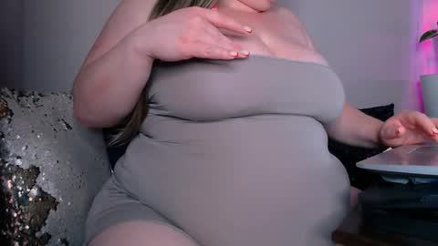 zinacorleone online show from April 16, 9:14 pm