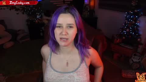 Snapshot of ziny_cosky chatting on December 4, 2:31 am Ziny Cosky online show from December 4, 2:31 am