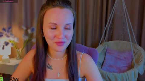Snapshot of zlata__fox chatting on October 1, 3:50 pm Zlata Mon Tue Thu Fri Sun Sa GMT 3 0000pm - 0600pm online show from October 1, 3:50 pm