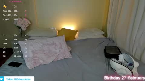 Snapshot of zlata__fox chatting on February 25, 11:15 pm Zlata Mon Tue Thu Fri Sun Sa GMT 3 0000pm - 0600pm online show from February 25, 11:15 pm