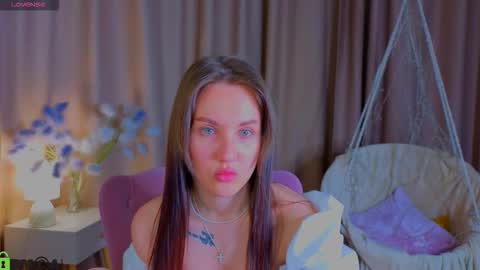 Snapshot of zlata__fox chatting on October 3, 4:45 pm Zlata Mon Tue Thu Fri Sun Sa GMT 3 0000pm - 0600pm online show from October 3, 4:45 pm
