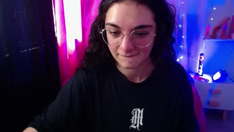 Snapshot of zoe_0111 chatting on January 14, 6:28 pm zoe_0111 online show from January 14, 6:28 pm