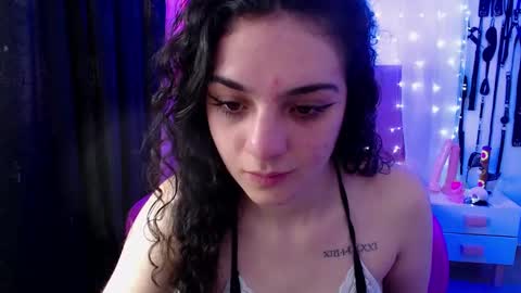 Snapshot of zoe_0111 chatting on December 7, 2:02 pm zoe_0111 online show from December 7, 2:02 pm