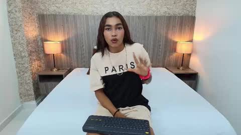 Zoe online show from December 15, 11:37 am