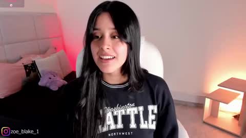 Snapshot of zoe_blake18 chatting on March 9, 7:26 pm Zoe online show from March 9, 7:26 pm