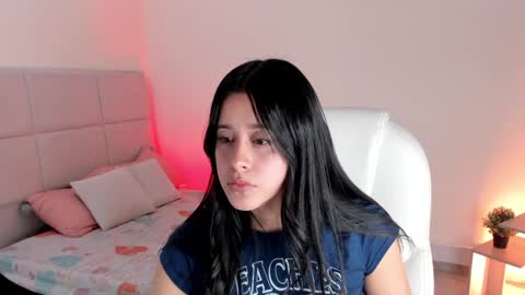 Snapshot of zoe_blake18 chatting on January 21, 5:20 pm Zoe online show from January 21, 5:20 pm