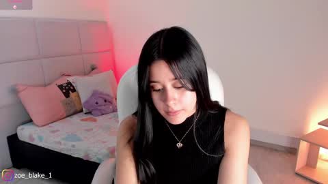 Snapshot of zoe_blake18 chatting on March 12, 4:35 pm Zoe online show from March 12, 4:35 pm