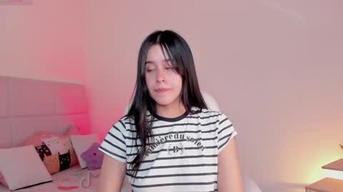 Snapshot of zoe_blake18 chatting on January 10, 7:43 pm Zoe online show from January 10, 7:43 pm