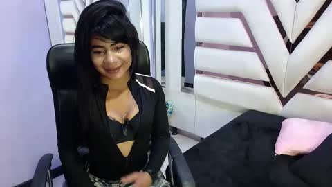 Snapshot of zoe_browns_ chatting on October 17, 2:37 am Zoe Browns online show from October 17, 2:37 am