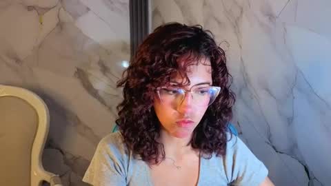 zoe_ch_ online show from June 4, 3:01 am
