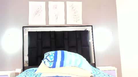 zoe_curvyy online show from July 7, 12:08 pm
