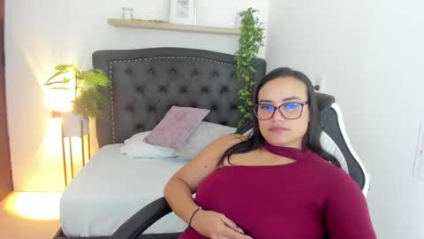 Snapshot of zoe_danae_ chatting on December 23, 12:30 pm Zoe online show from December 23, 12:30 pm
