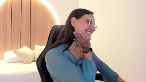Snapshot of zoe_danae_ chatting on October 14, 12:30 pm Zoe online show from October 14, 12:30 pm
