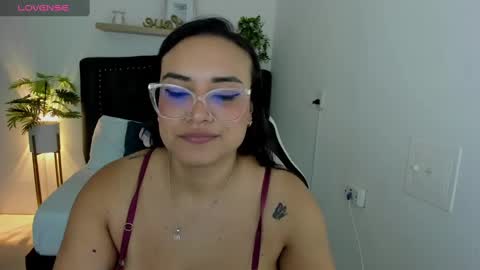 Snapshot of zoe_danae_ chatting on February 18, 12:17 pm Zoe online show from February 18, 12:17 pm