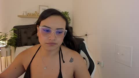Snapshot of zoe_danae_ chatting on March 11, 12:06 pm Zoe online show from March 11, 12:06 pm