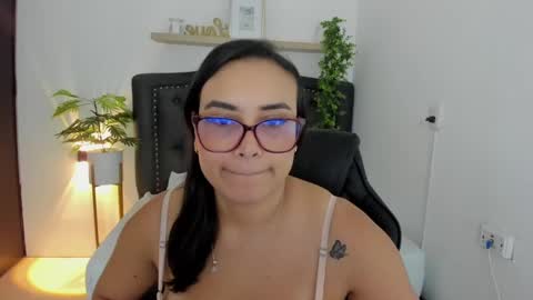 Snapshot of zoe_danae_ chatting on January 6, 12:35 pm Zoe online show from January 6, 12:35 pm