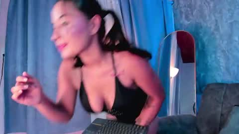 Zoe  online show from July 22, 8:54 pm
