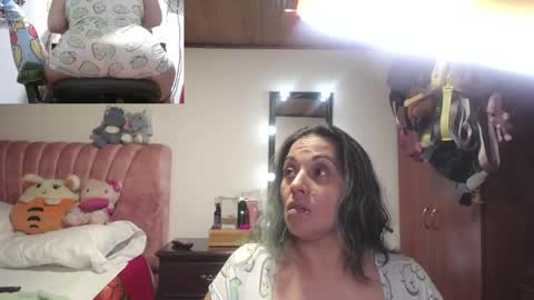 zoe hotxxx online show from June 2, 12:00 am