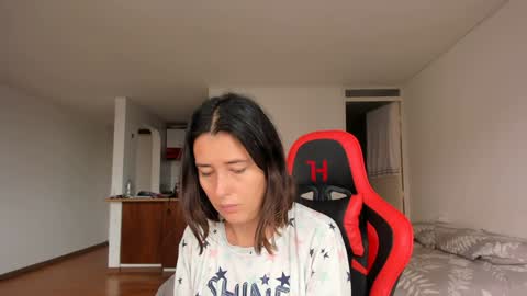 ZOE online show from February 8, 7:05 pm