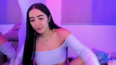 zoe_jones7 online show from February 21, 6:36 am